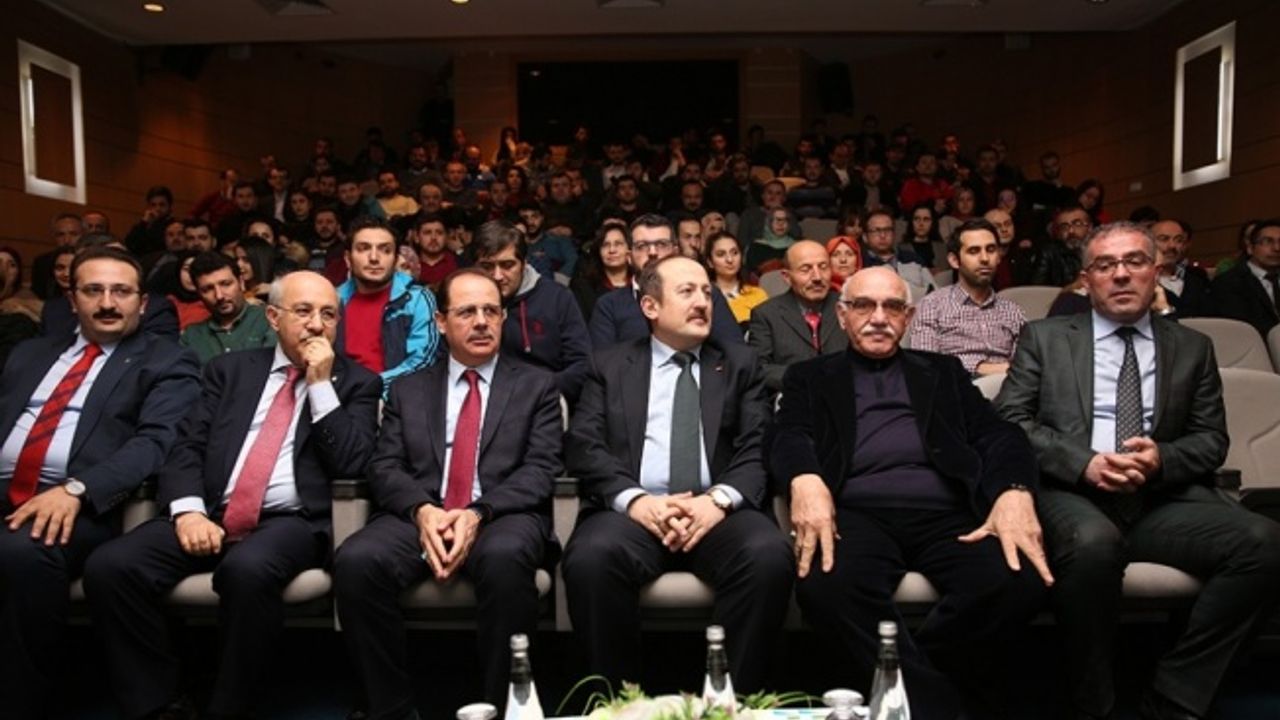 Bayburt’ta ‘Üniversite; Değişim, Dönüşüm ve Gelecek’ konferansı düzenlendi