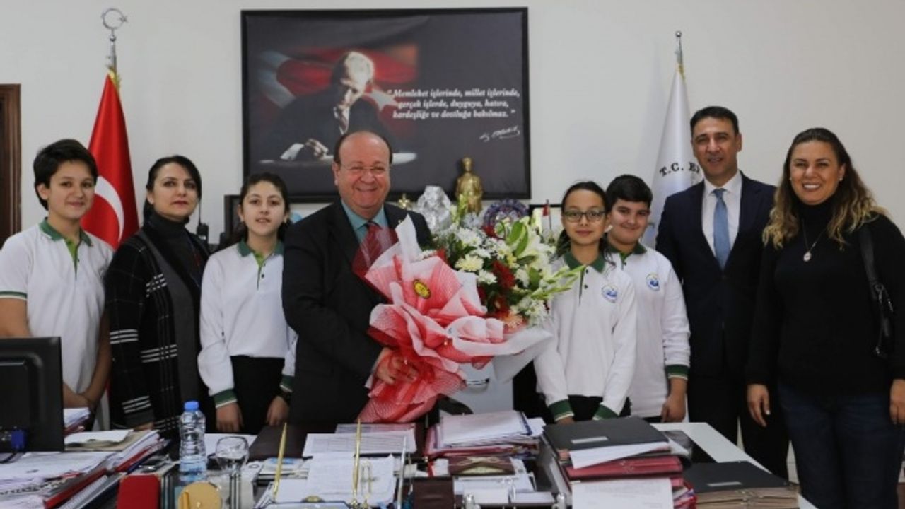 Dr. Fevzi-Mürüvet Uğuroğlu Ortaokulu’ndan Başkan Özakcan’a ziyaret