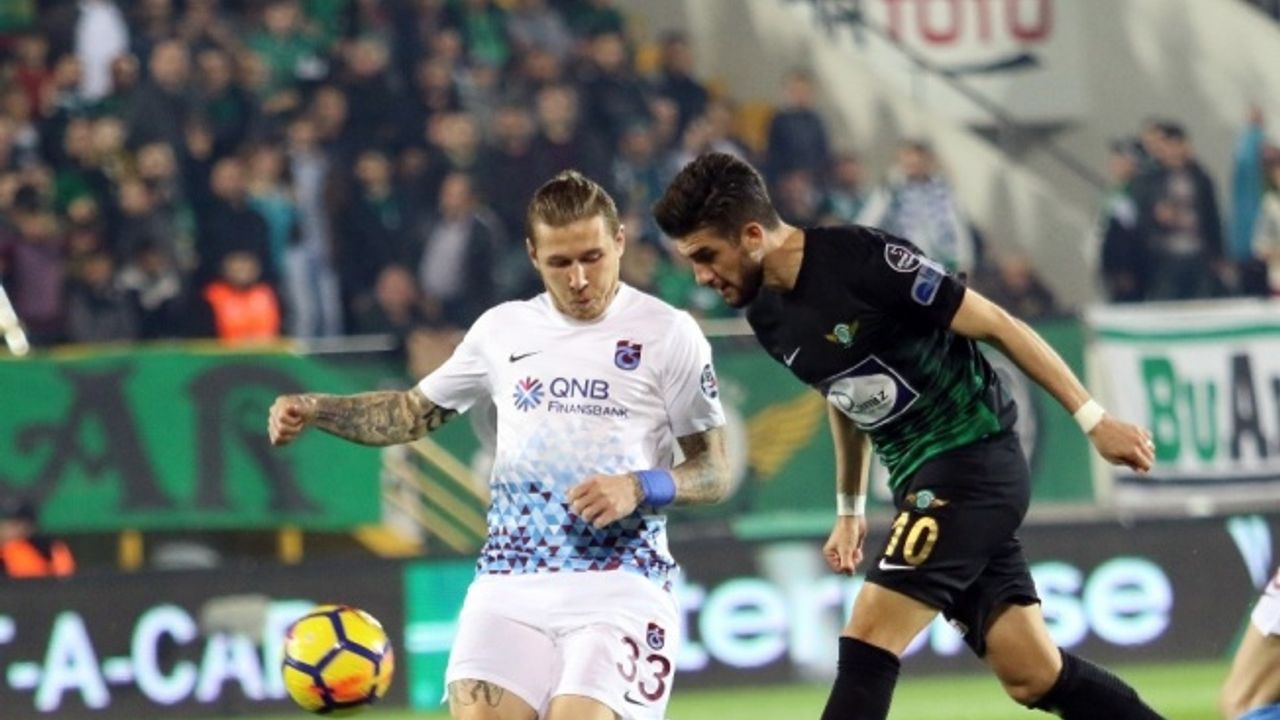 Süper Lig: T.M. Akhisarspor: 0 - Trabzonspor: 1 (İlk yarı)