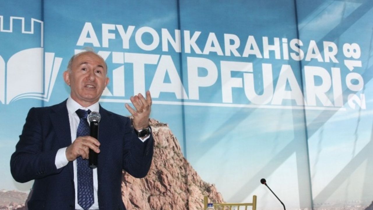 Türkiye Gazetesi Yazarı Tarih Profesörü Prof. Dr. Ahmet Şimşirgil: