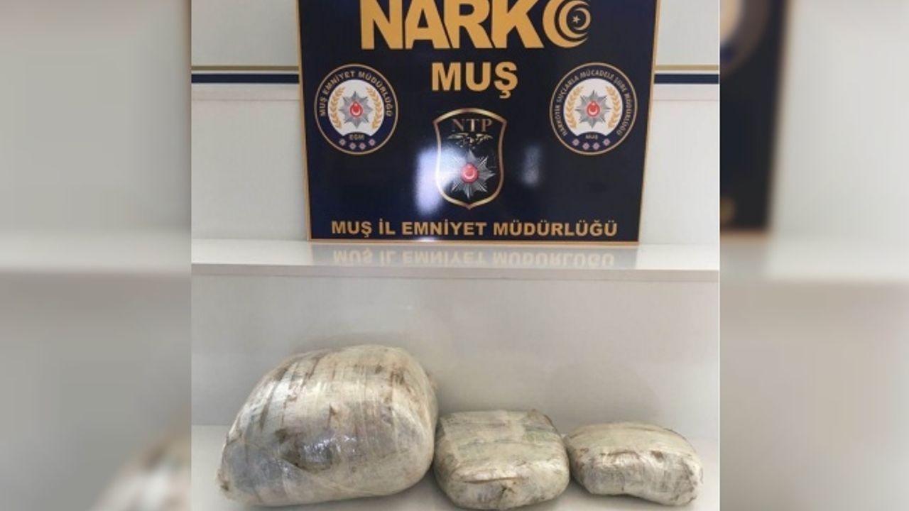 Muş’ta 8 kilo 638 gram toz esrar ele geçirildi