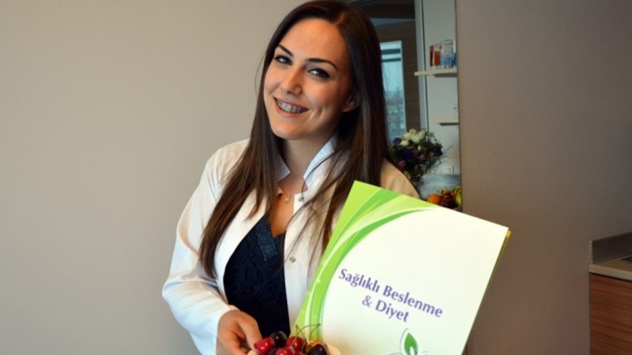 Diyetisyen Çisem Gündüz: "Ramazan Bayramı’nda kişiler ‘hayır’ demesini bilmeli"