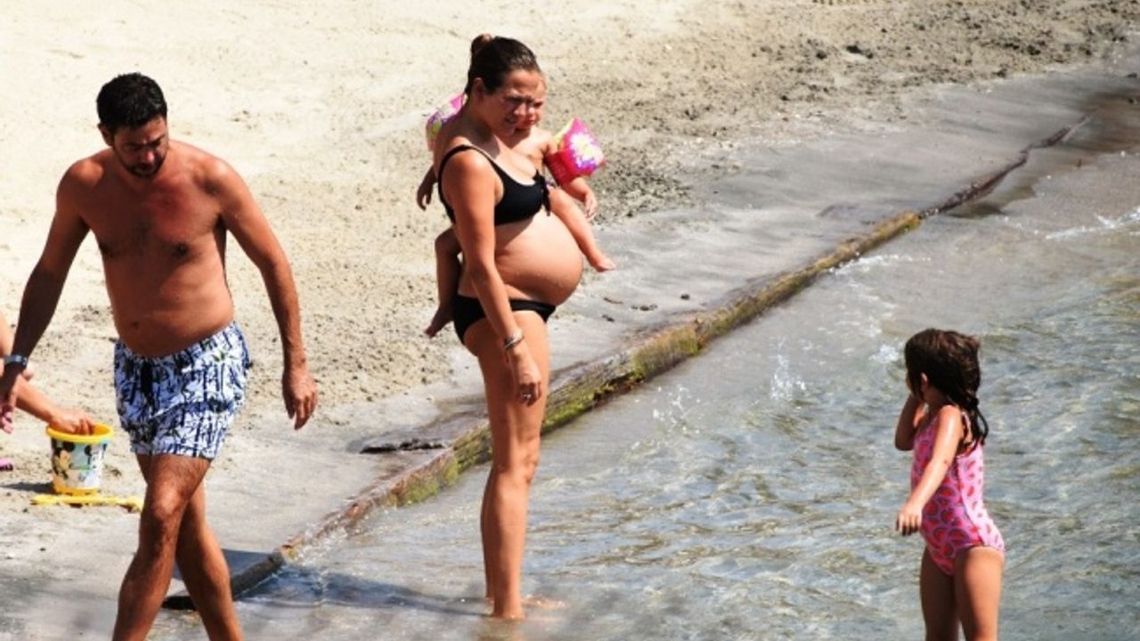 Juventus’un başkanı Andrea Agnelli ve Türk eşi Akalın Bodrum’un tadını çıkarıyor