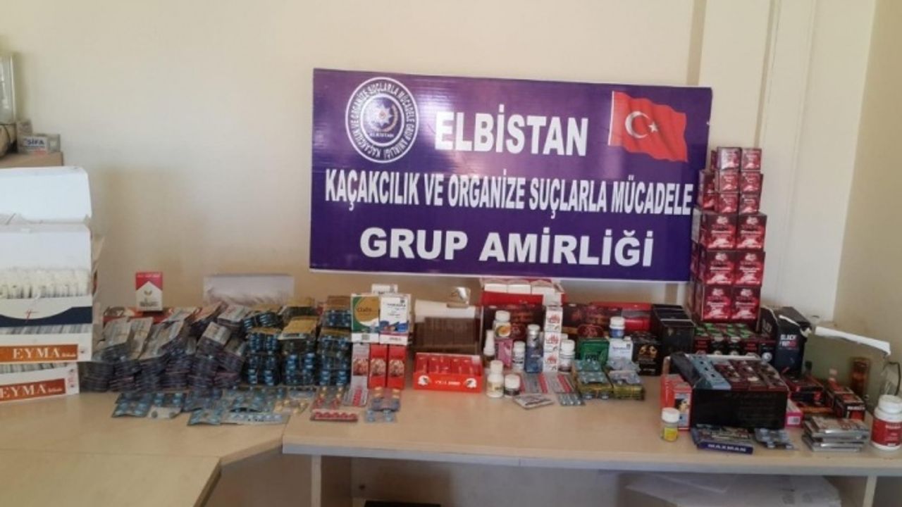 Elbistan polisinden cinsel içerikli hap ve ürün operasyonu