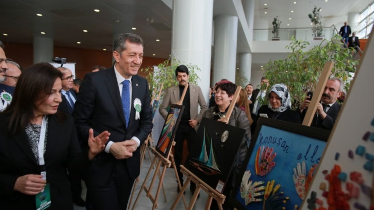 "Sanata Engel Yok" sergisi Bursa'da açıldı