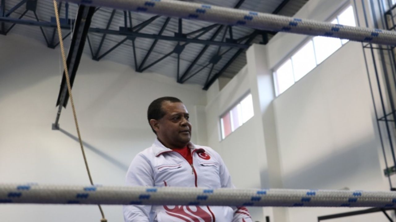 Kübalı başantrenör Nunez sporcularına kavuşacağı günü bekliyor