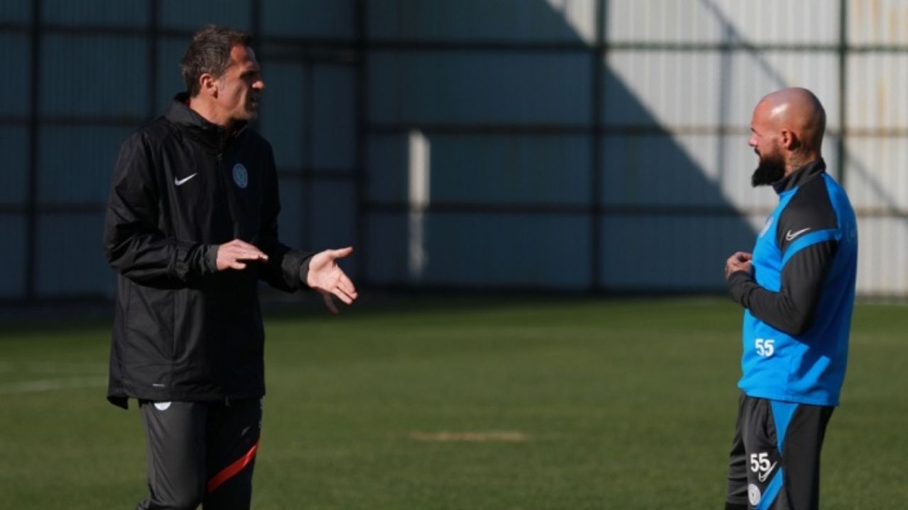 Çaykur Rizespor Teknik Direktörü Tomas: "Fatih Karagümrük maçında toparlanıp eski tempomuzu yakalamalıyız"