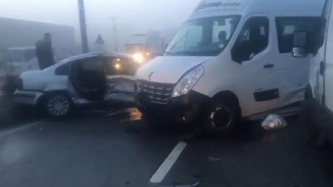 Bartın'da buzlanan yolda zincirleme trafik kazası: 12 yaralı
