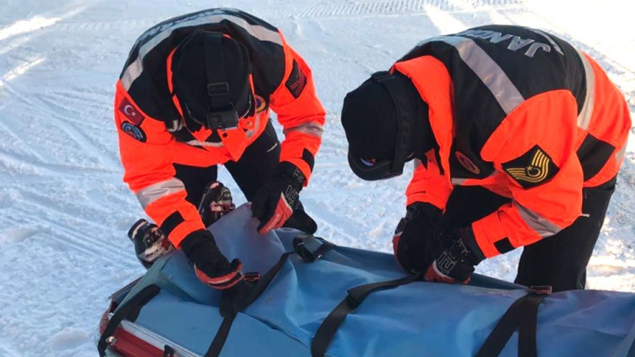 Kastamonu'da jandarma son bir haftada Ilgaz Dağı'nda kaza geçiren 20 kayakçıya müdahale etti