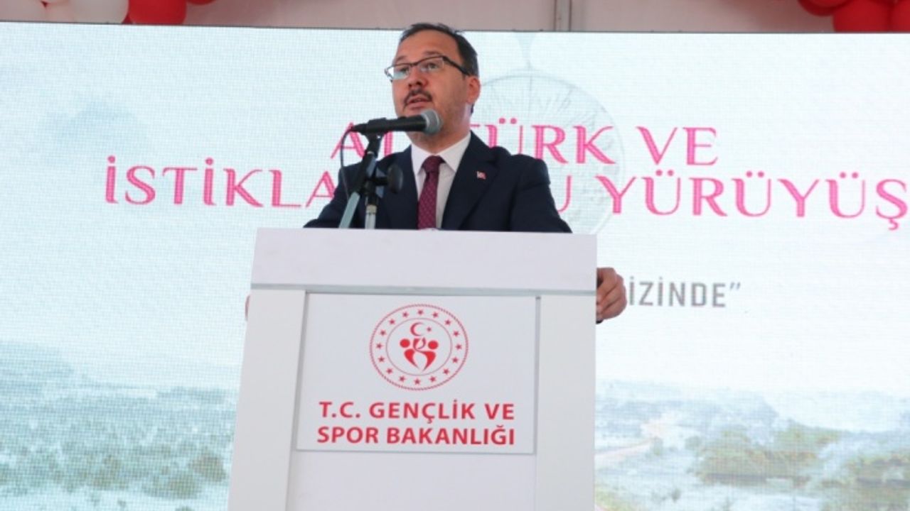 Bakan Kasapoğlu, "Atatürk ve İstiklal Yolu Yürüyüşü"ne katıldı