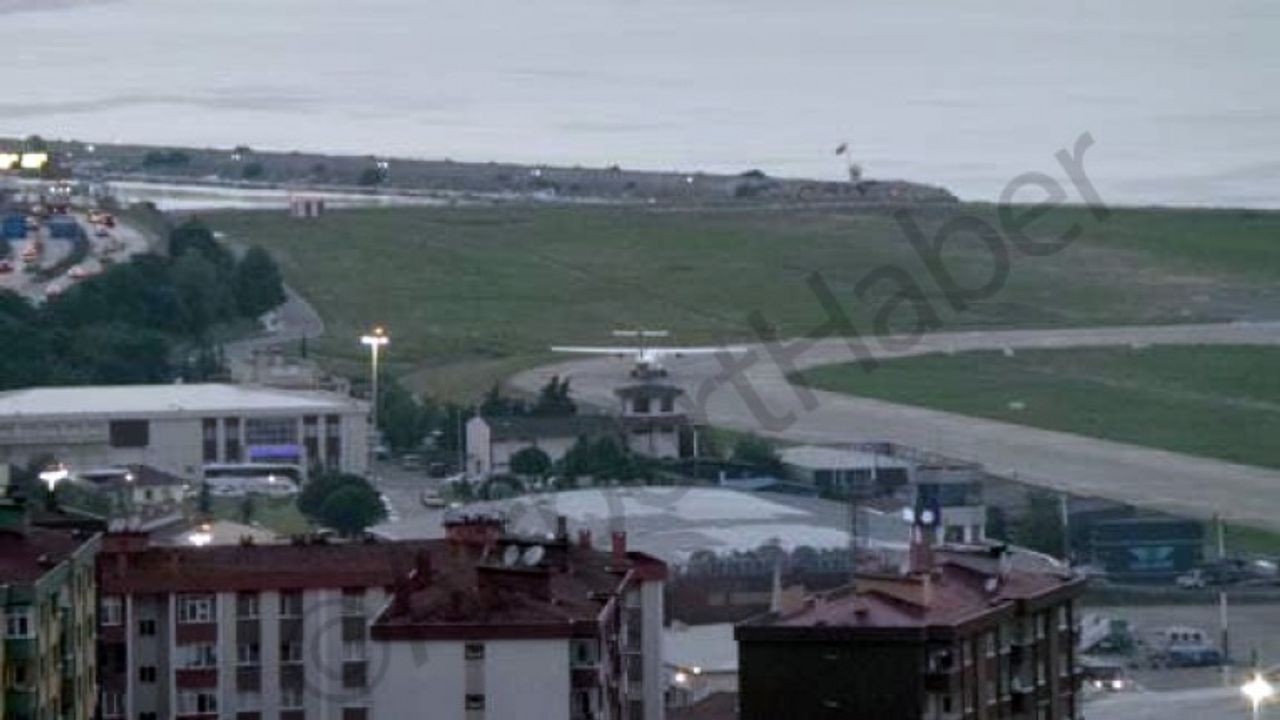 Trabzon Havalimanı'nda taksi yolu park alanı oldu