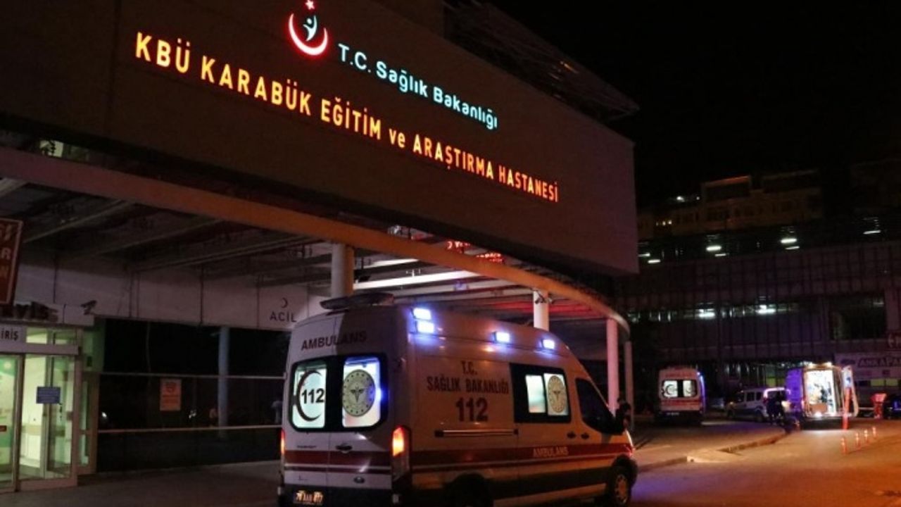 Karabük'te kamyona çarpan minibüsteki 7 kişi yaralandı