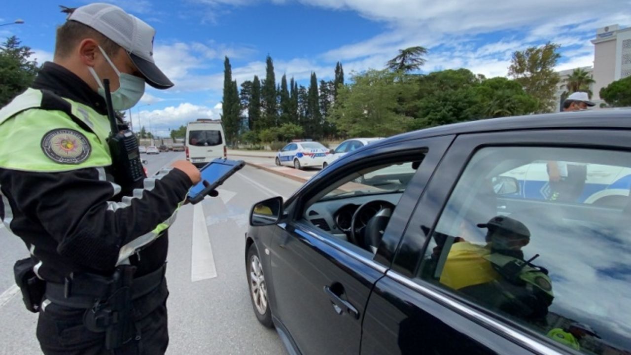 Samsun'da "modifiyeli araç" uygulamasında 247 araç trafikten men edildi