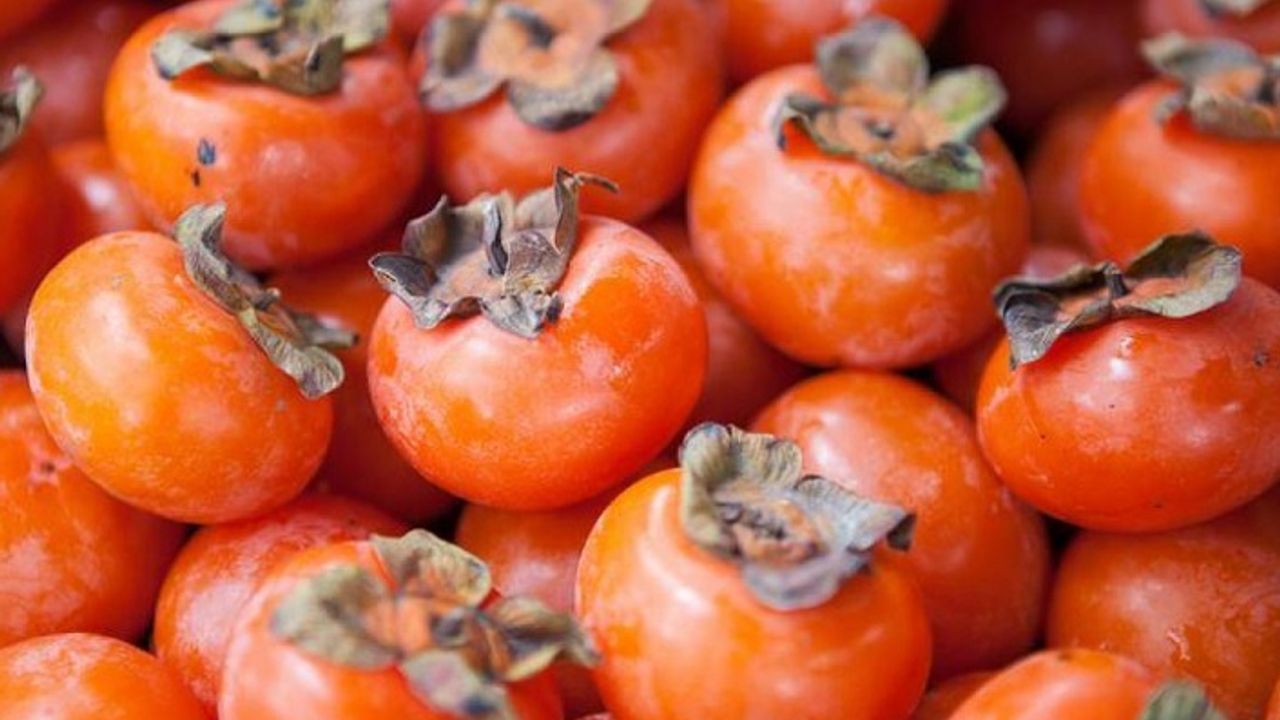 Trabzon Hurmasının Faydaları Nelerdir? Üşümeye Doğal Çare...