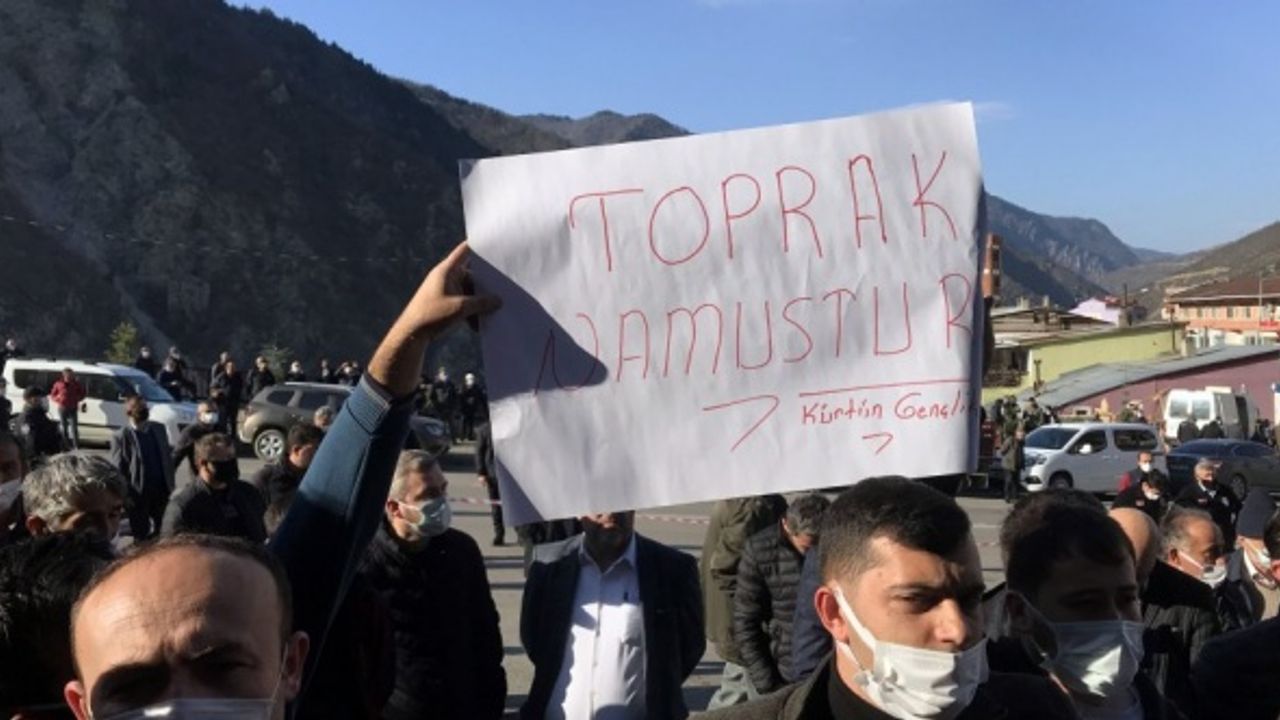 Arazilerinin Trabzon'a bağlanmasına tepki gösterdiler