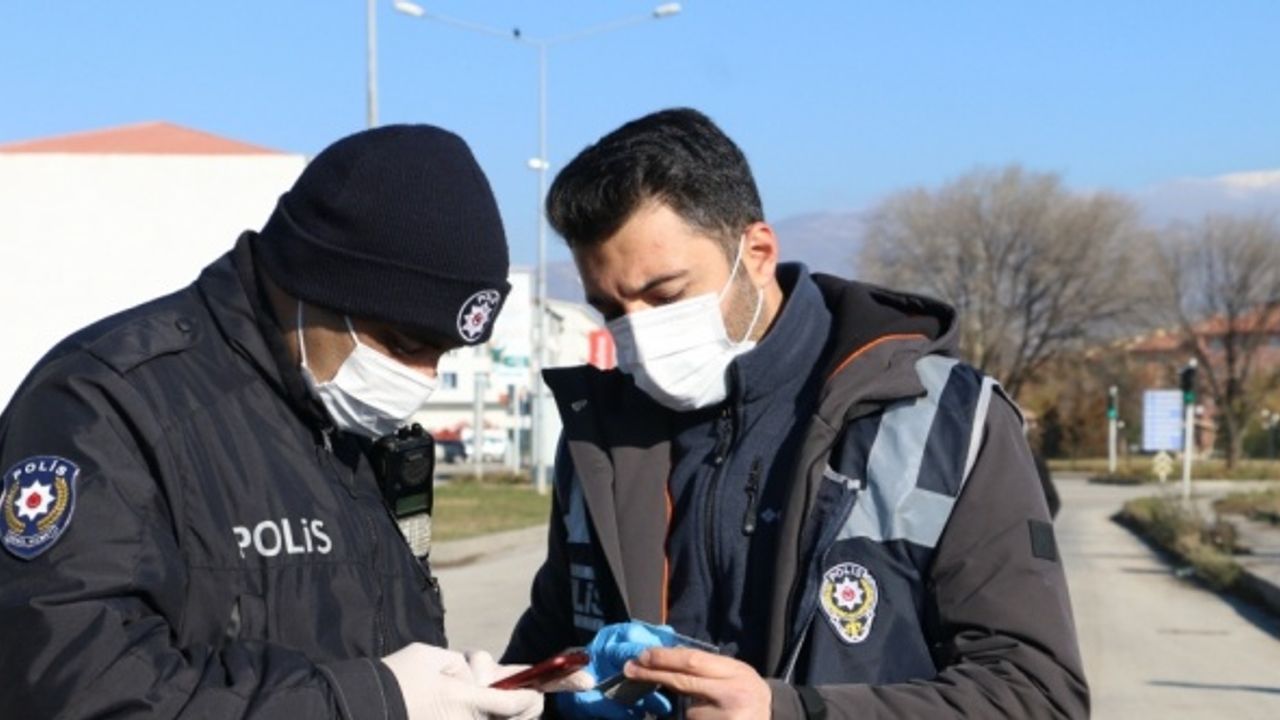 Yılbaşı öncesi ülke genelinde eş zamanlı "Türkiye Güven Huzur" uygulaması yapıldı