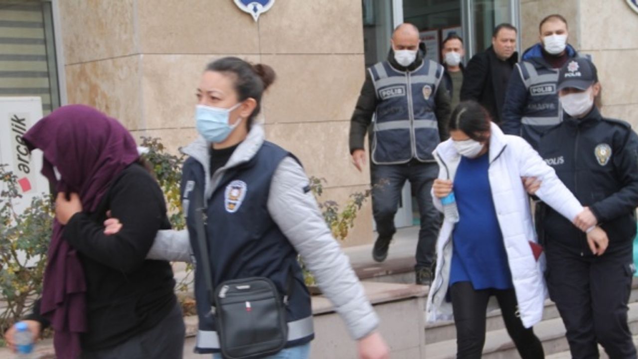 Amasya'da kuyumcudan hırsızlık yapan 5 zanlıdan 2'si tutuklandı