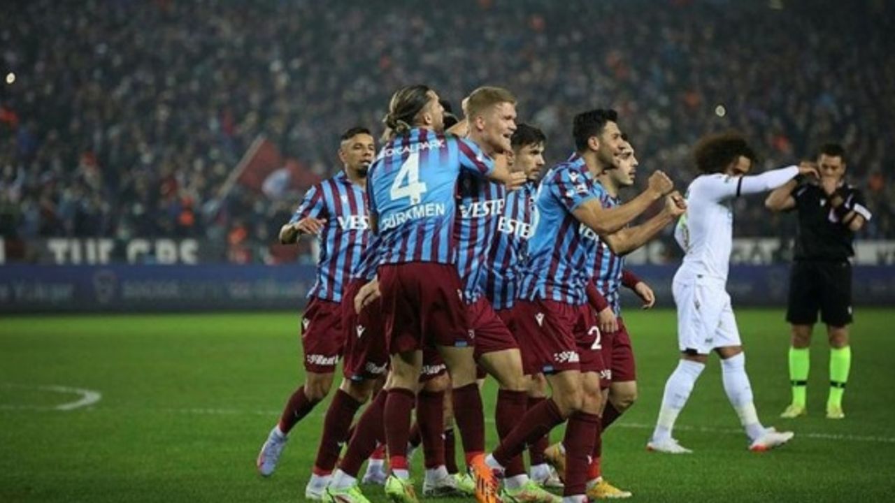 Trabzonspor Beklenen Kadro İle Çıktı