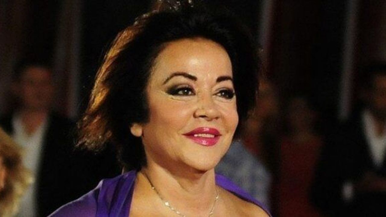 Oya aydoğan sevişme