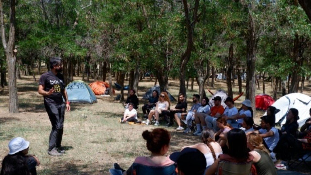 Gençler teknoloji diyeti kampında