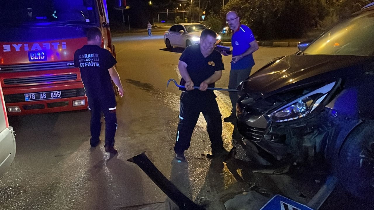 Karabük'te ciple otomobilin çarpıştığı kazada 3'ü çocuk 6 kişi yaralandı
