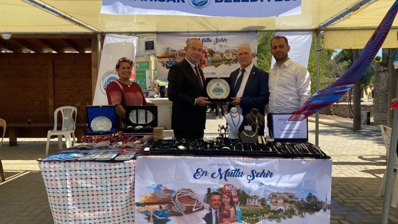 Ortahisar Belediyesi Kıbrıs'ta düzenlenen etkinlikte stant açtı
