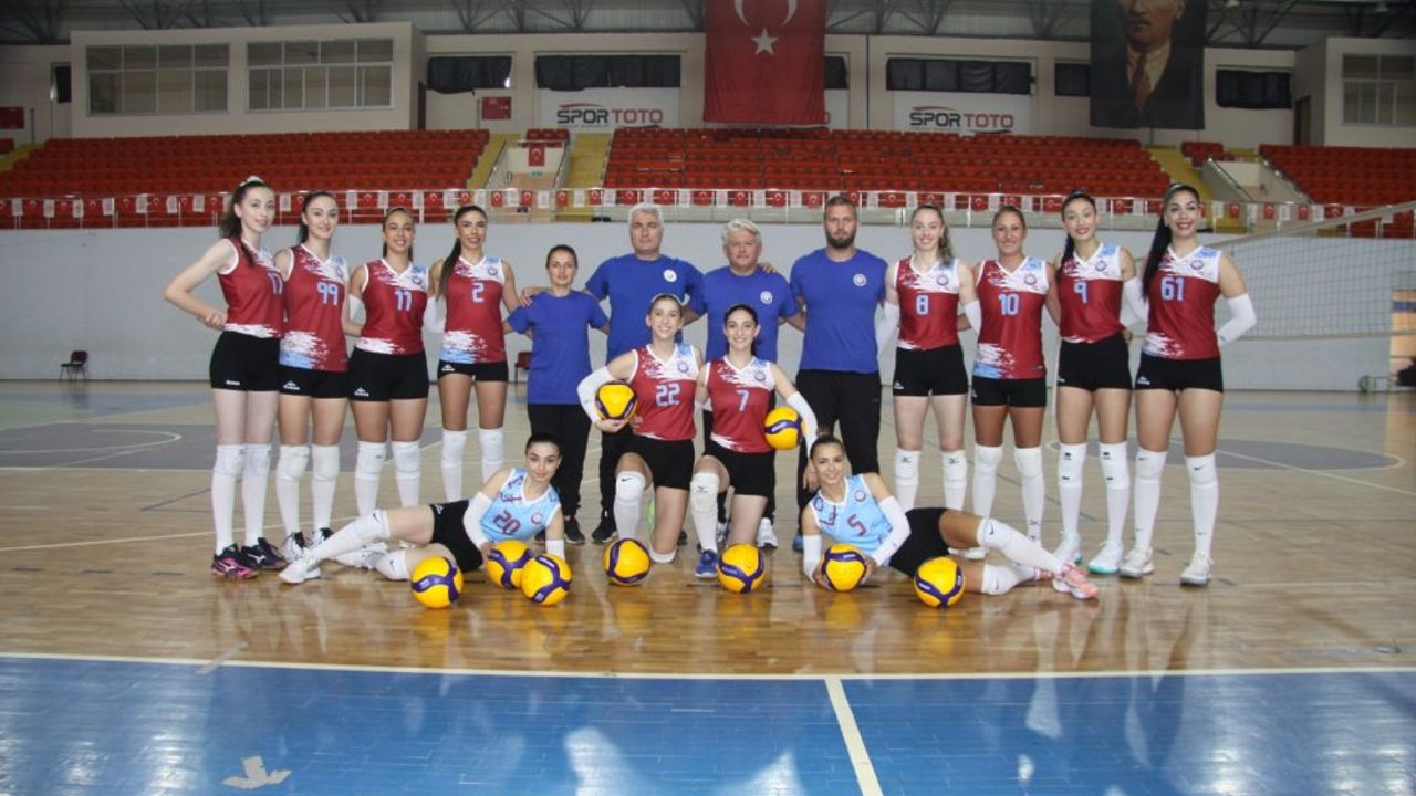 Trabzon Bordo Mavi Gençlik Spor Kulübü Kadın Voleybol Takımı Şampiyonluğa Kilitlendi