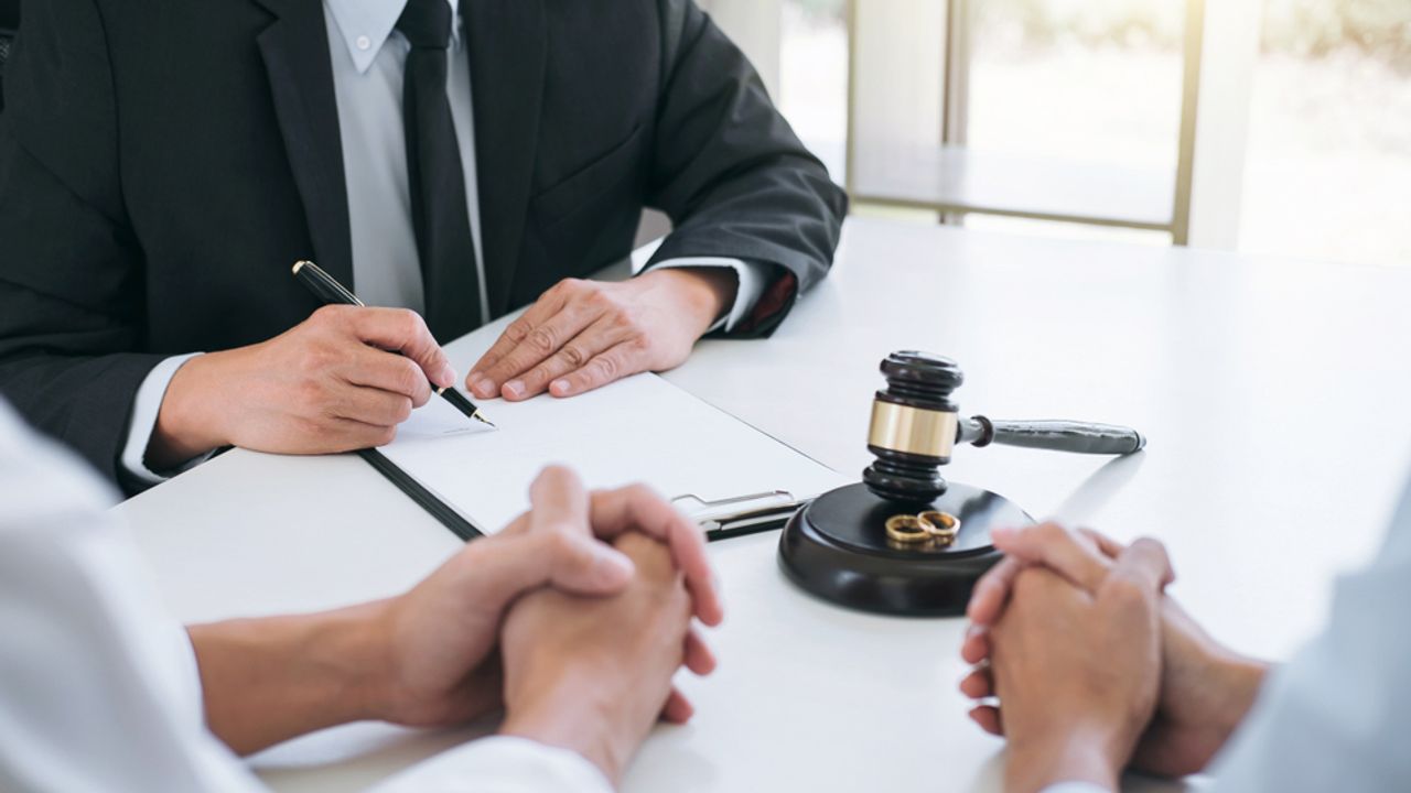 Boşanma Avukatı ile Boşanma Davası Nasıl Açılır?