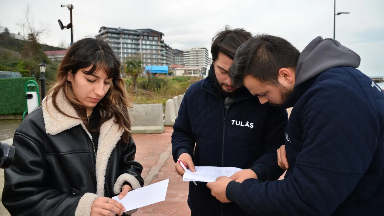 Trabzon'da depremzedelere ücretsiz ulaşım kartları ulaştırılıyor!