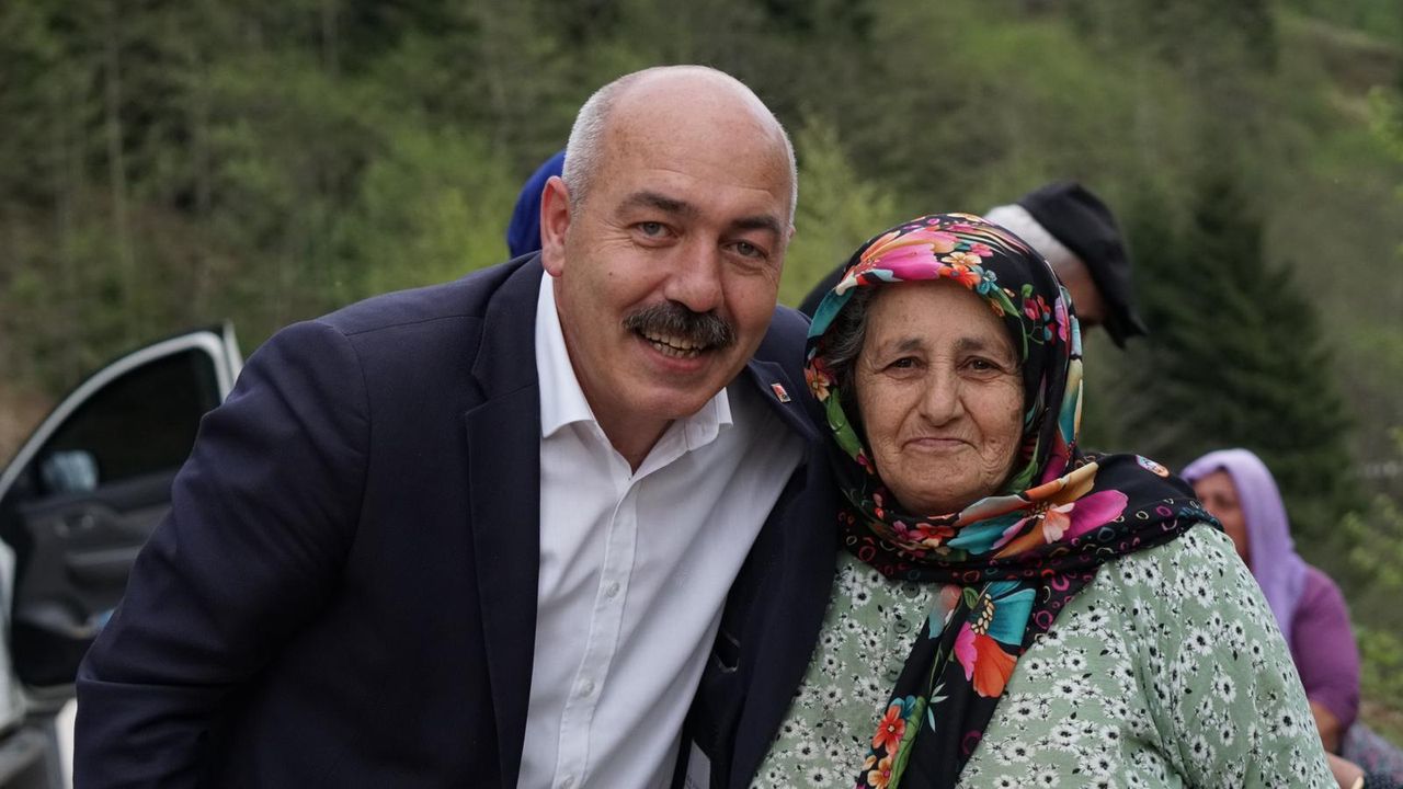 CHP Trabzon Milletvekili Adayı Musa Hacıoğlu, vatandaşın gönlüne dokundu