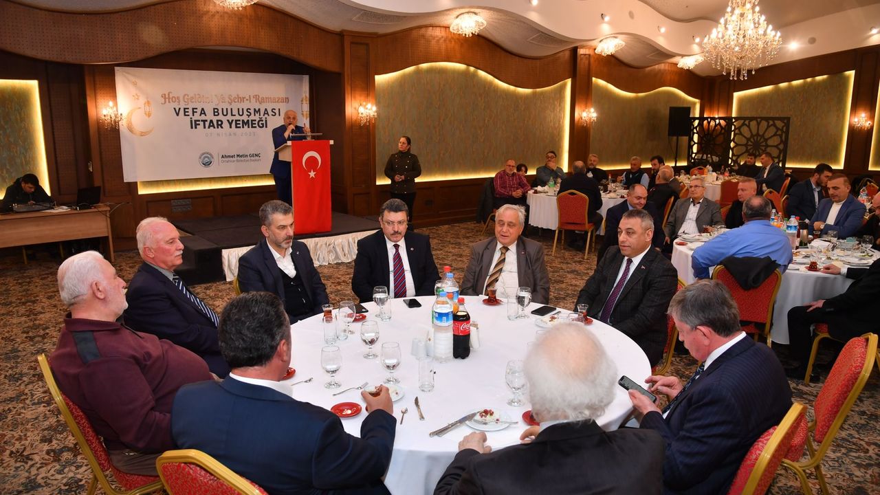AK Parti Trabzon'da kurucular birlik ve beraberlik mesajı verdi