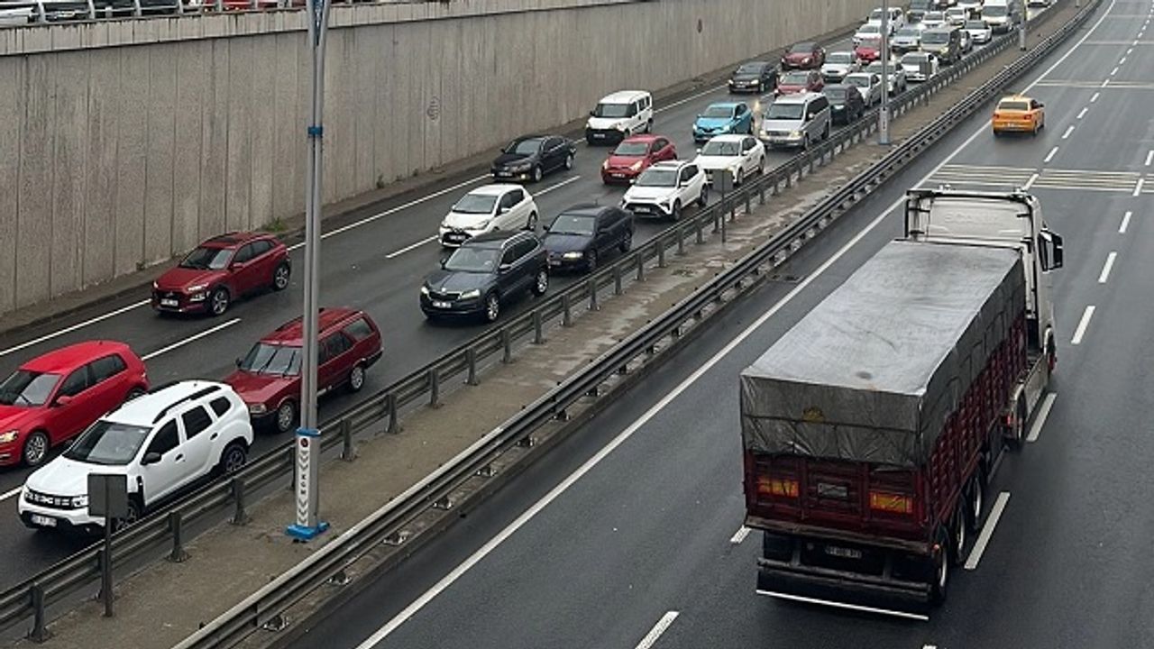 Trabzon’da yağmur trafik kazasına yol açtı