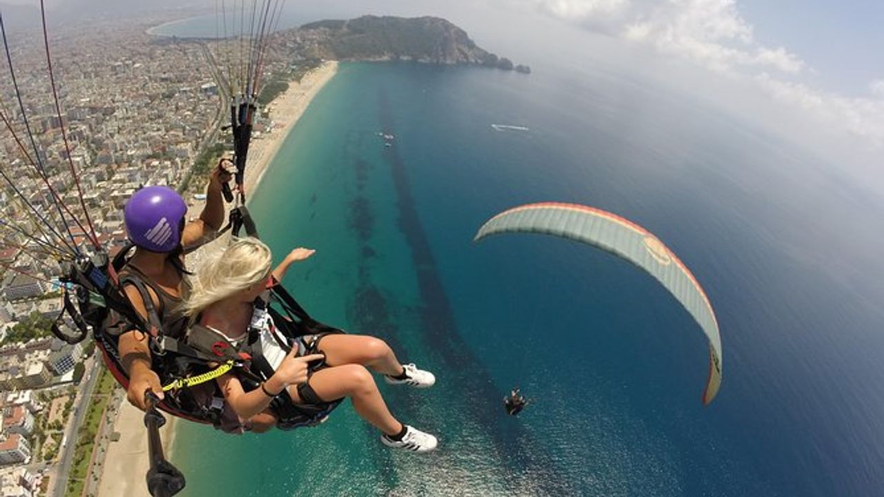 Alanya'da Paragliding: Özgürlüğün ve Adrenalinin Tadını Çıkarın