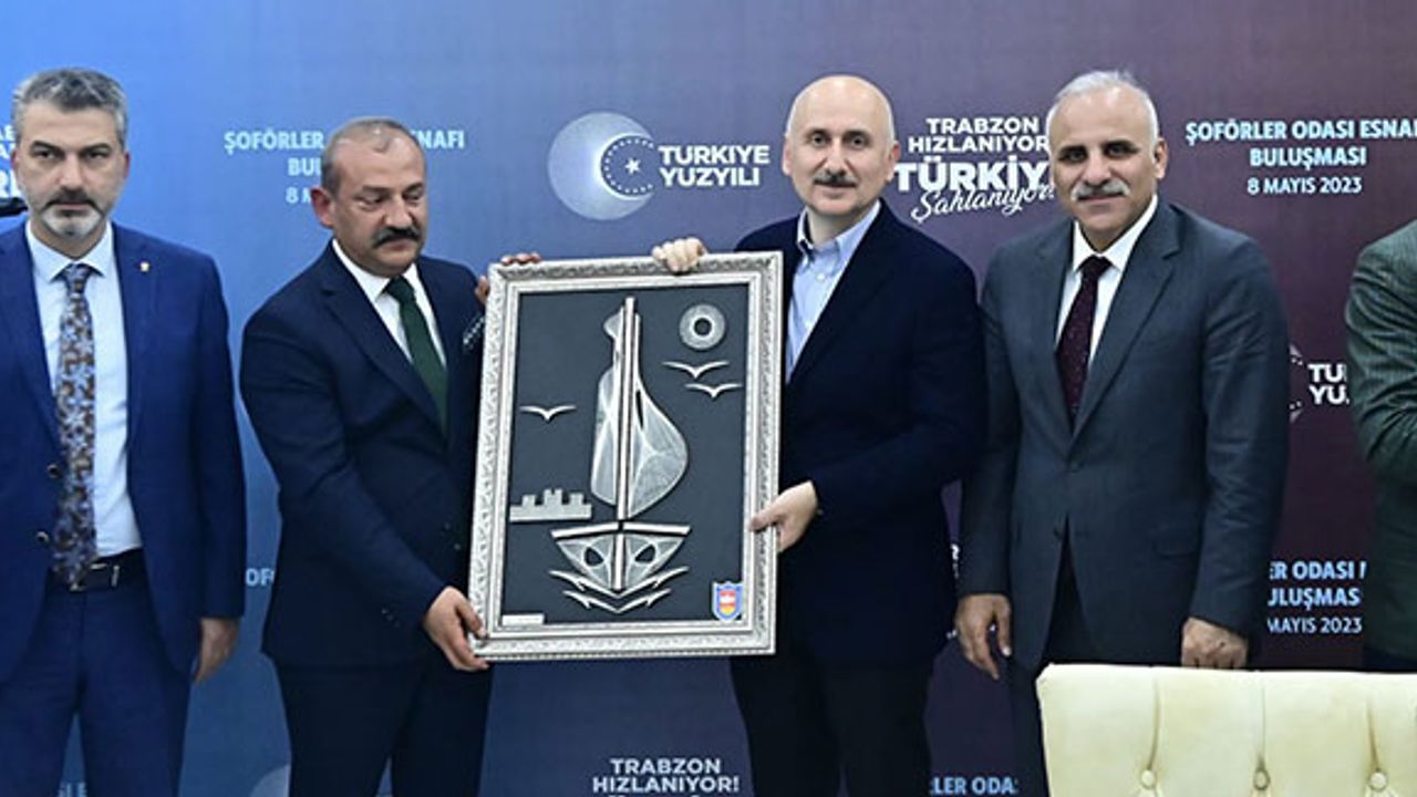 Adil Karaismailoğlu Trabzon Şoförler Odası'nı ziyaret etti
