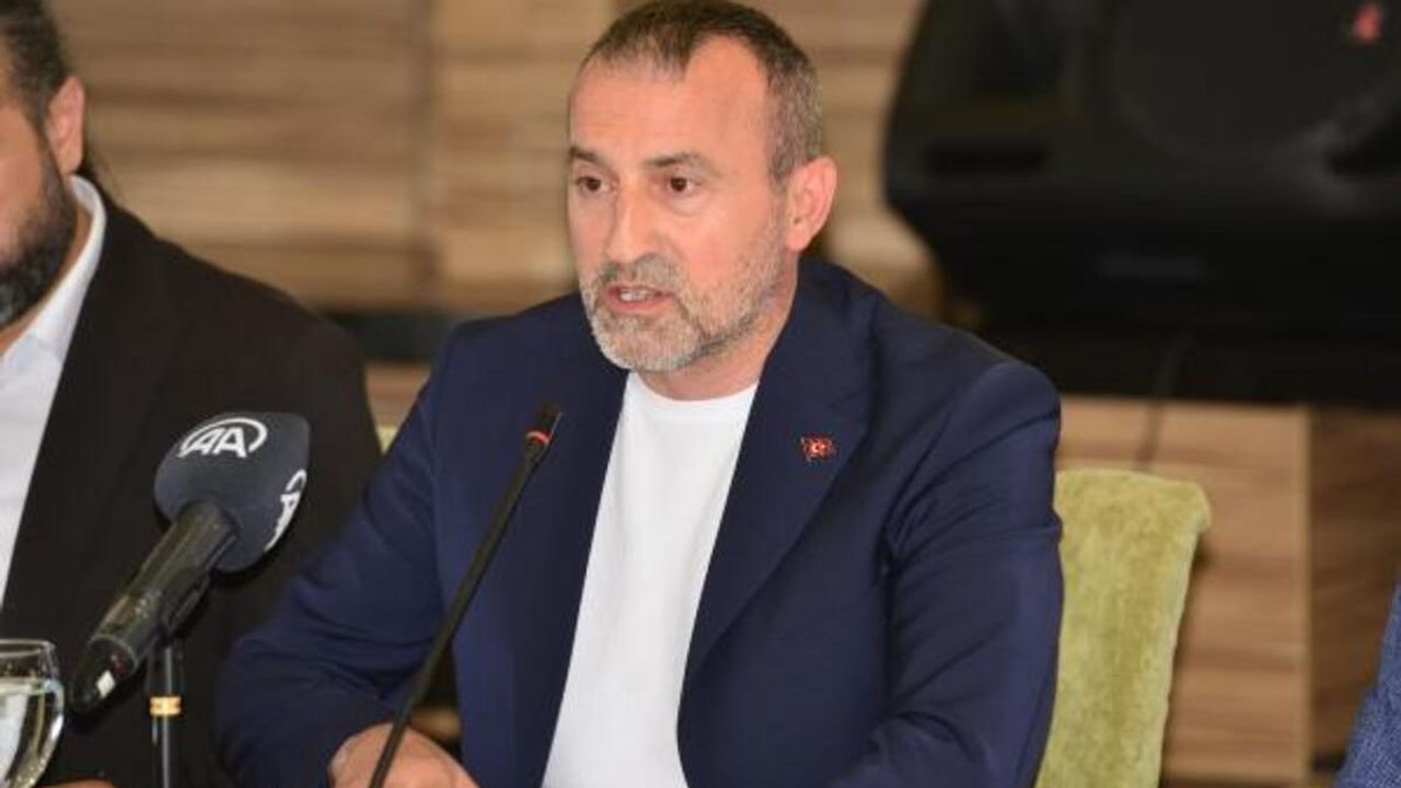 Mustafa Hacıkerimoğlu Trabzon'da Basın Toplantısı Düzenliyor