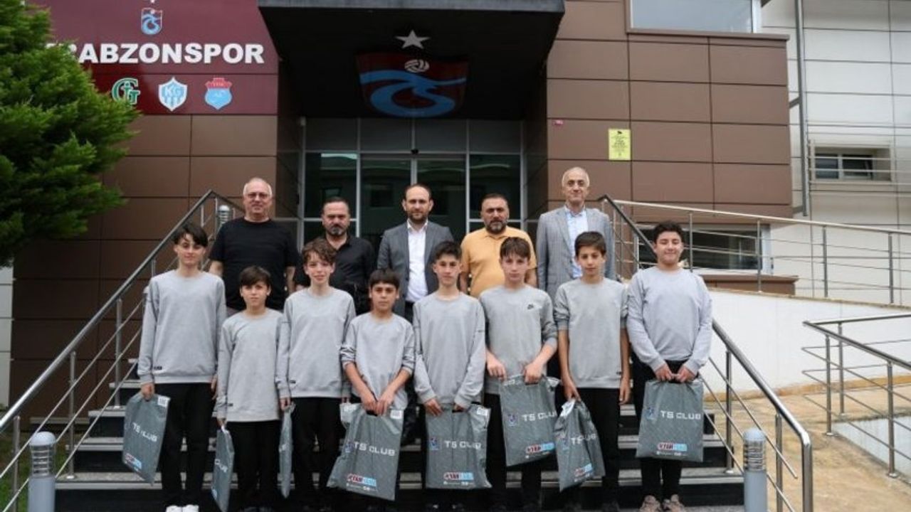 Şampiyon Okuldan Trabzonspor'a Ziyaret