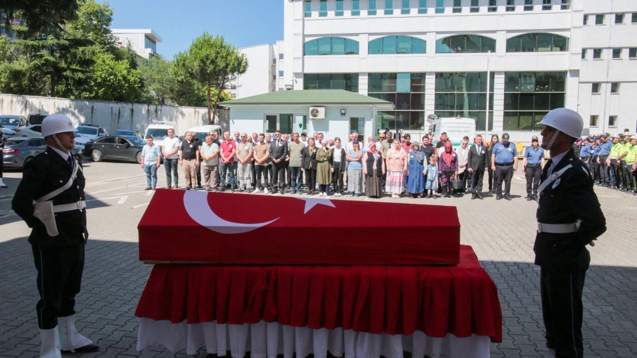Trabzon'da kanser nedeniyle yaşamını yitiren polis memuru için tören düzenlendi