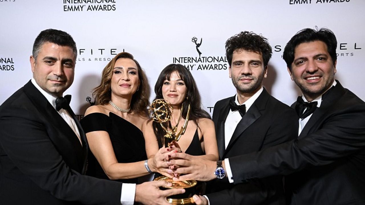 Yargı dizisi Emmy ödülü almıştı! Kaan Urgancıoğlu hayranlarının jesti karşısında bir kez daha gururlandı