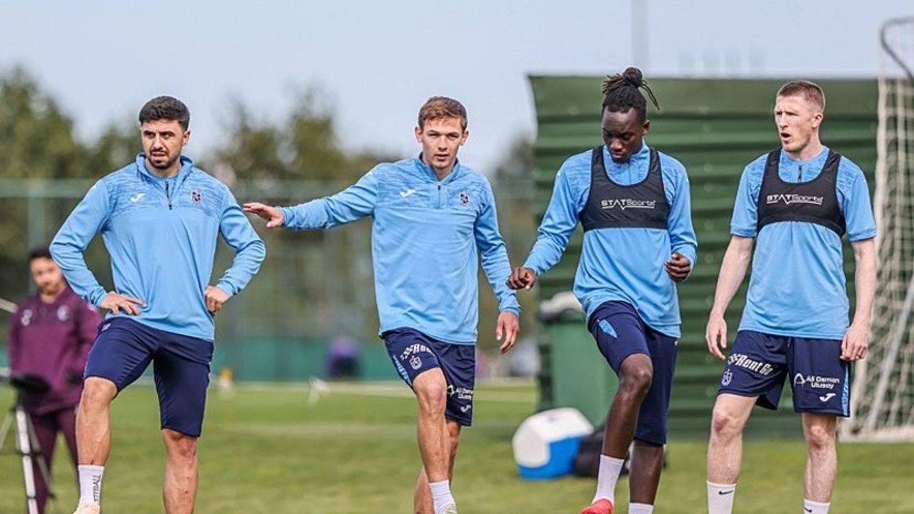 Trabzonspor’da İstikrar Arayışı: 2024-25 Sezonunda Aynı 11 Sahaya Hiç Çıkmadı