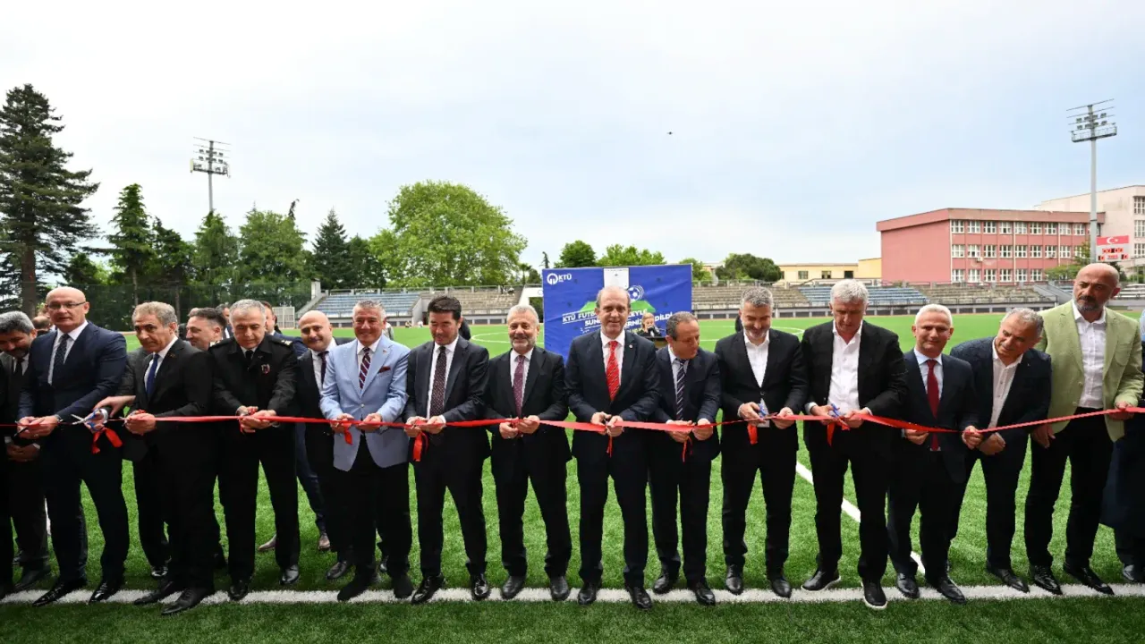 Trabzon'da KTÜ Futbol Sahası FIFA Standartlarında Yeniden Açıldı