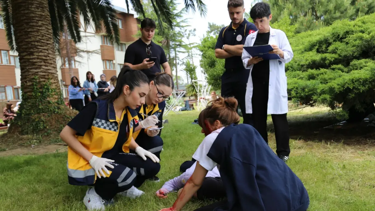 Trabzon'da Mezuniyet Öncesi Tatbikat Heyecanı