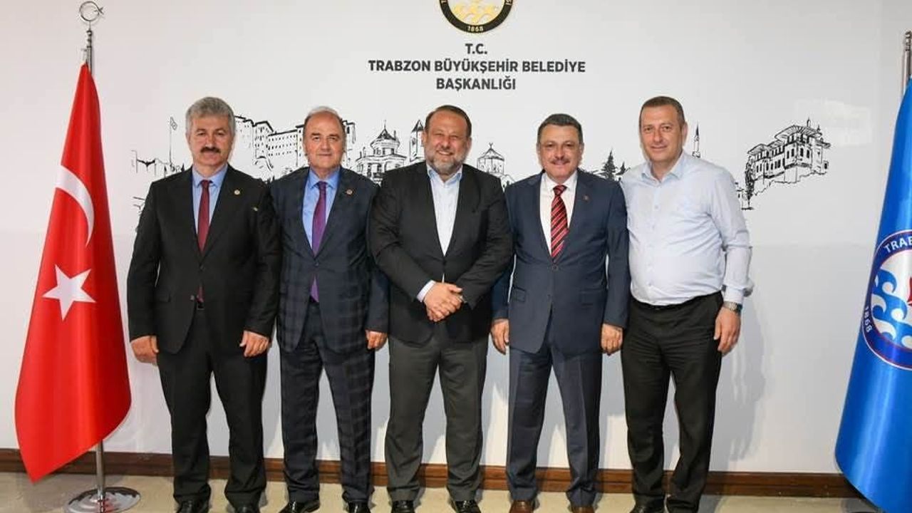 Ahmet Metin Genç’ten Sürpriz Misafirler: CHP’li Ömer Dayı ve Eski Aday Nazım Özcan’la Dost Sohbeti