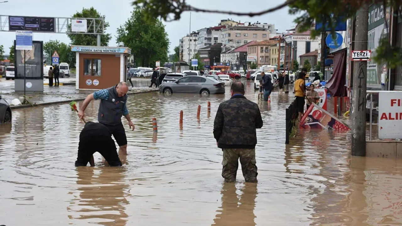 Trabzon’da Yağış Miktarı Tartışma Yarattı: “63 Kilogram Sel İçin Yeterli mi?”