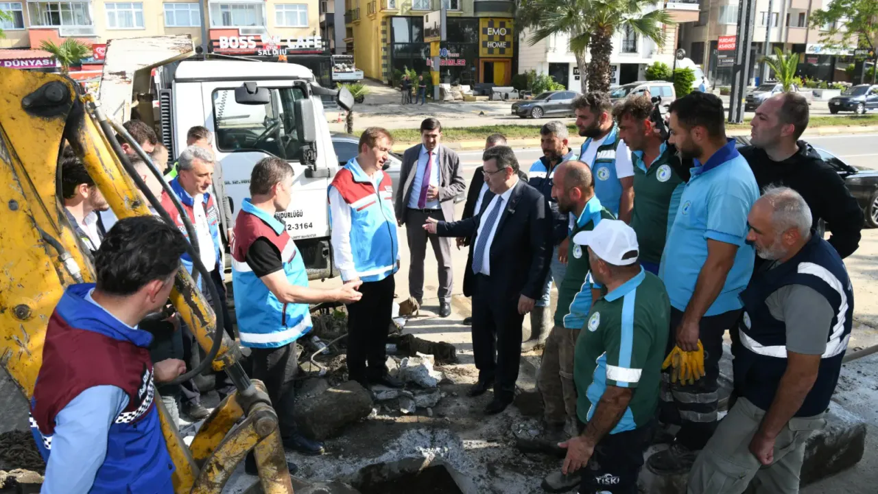 Başkan Ahmet Metin Genç Esnafları Ziyaret Etti: Hasar Tespit Çalışmaları Devam Ediyor
