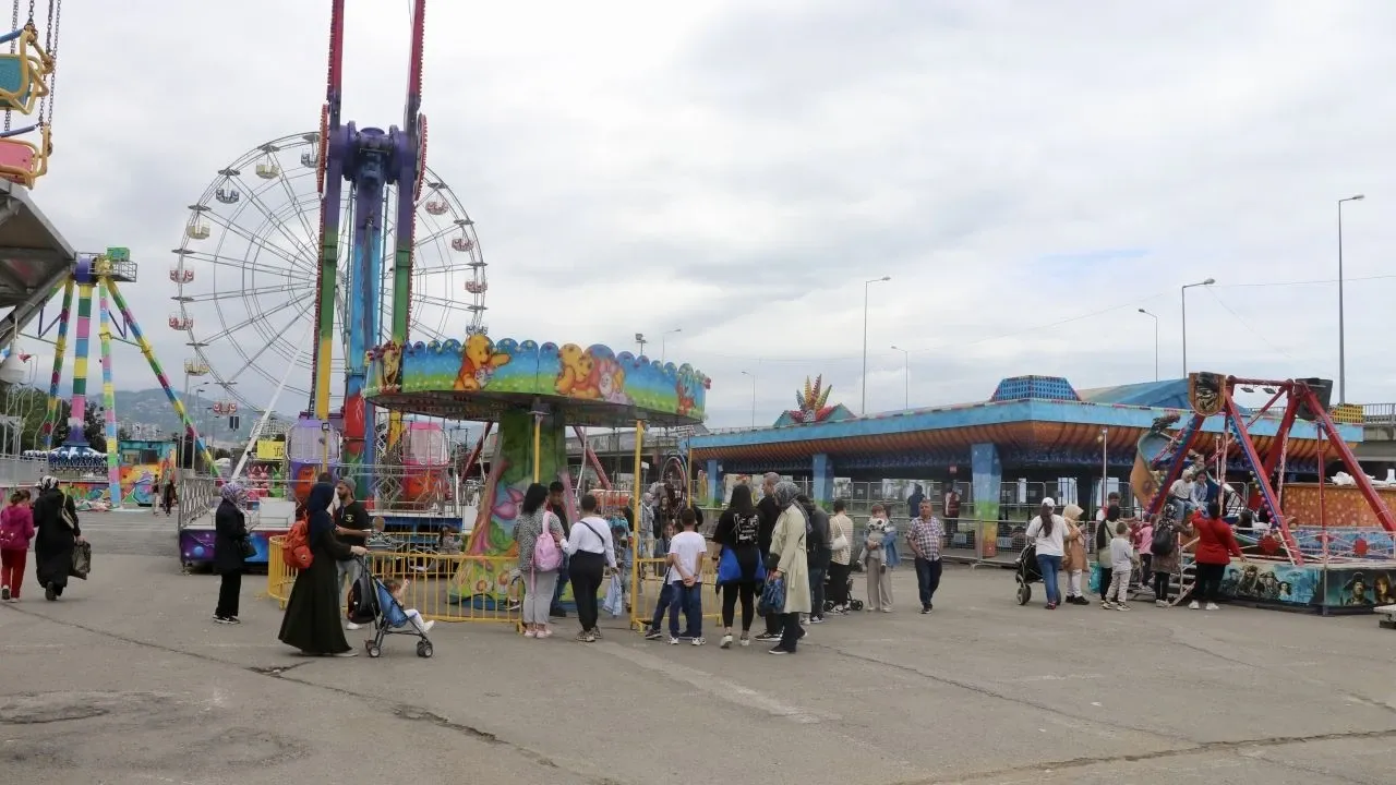 Trabzon’da Lunaparktan 200 Bin Çocuğa Ücretsiz Eğlence!