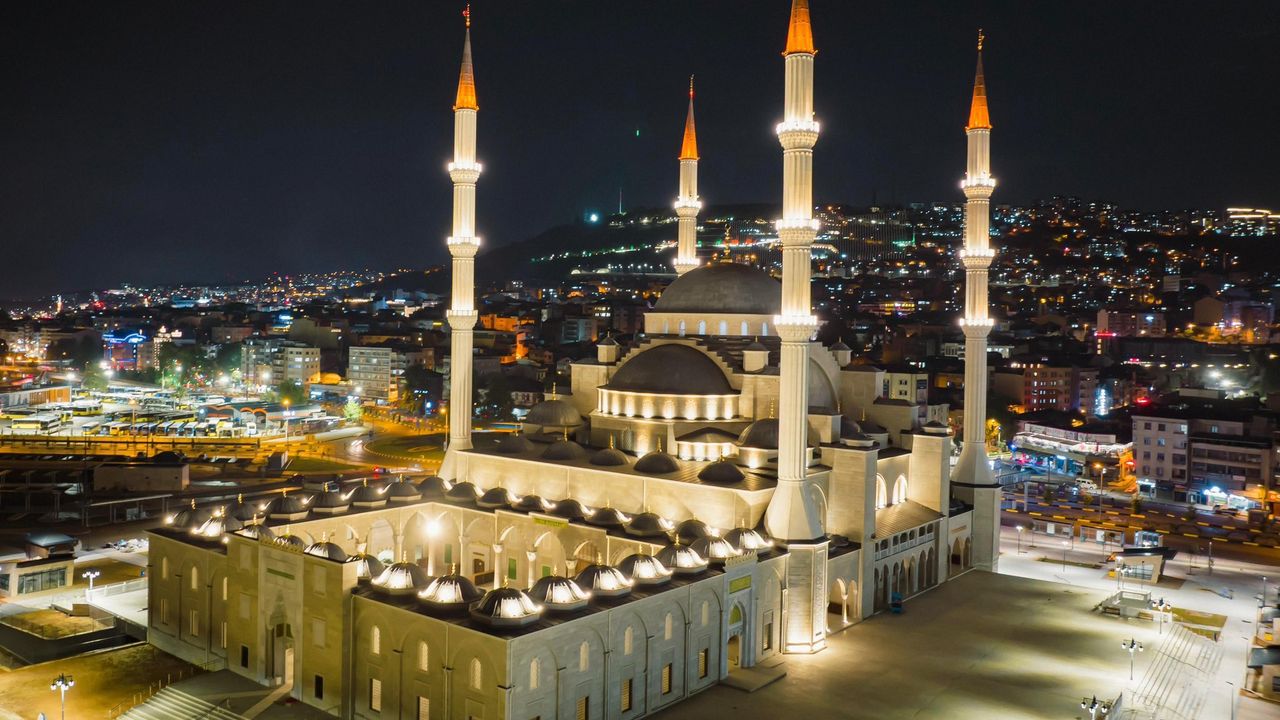 Hanife Hatun Camii’nin Bulunduğu Alan Müftülüğe Tahsis Edildi