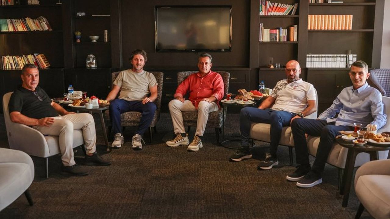 Fatih Tekke'ye Sürpriz Ziyaret: Oğlu Berkay da Kampa Geldi