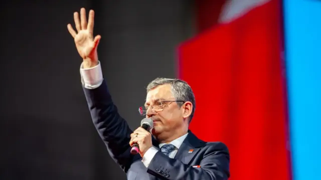 Özgür Özel’den Trabzon’da Sert Mesajlar: “Trabzon’a Hayrı Olmayanlar Yüksek Mevkilerde”