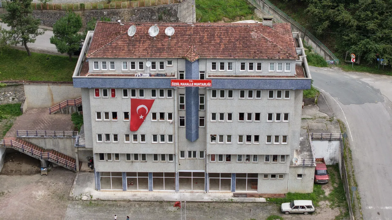 Sosyal Medyada Gündem Olan 5 Katlı "Muhtarlık" Binasının Gerçek Hikâyesi
