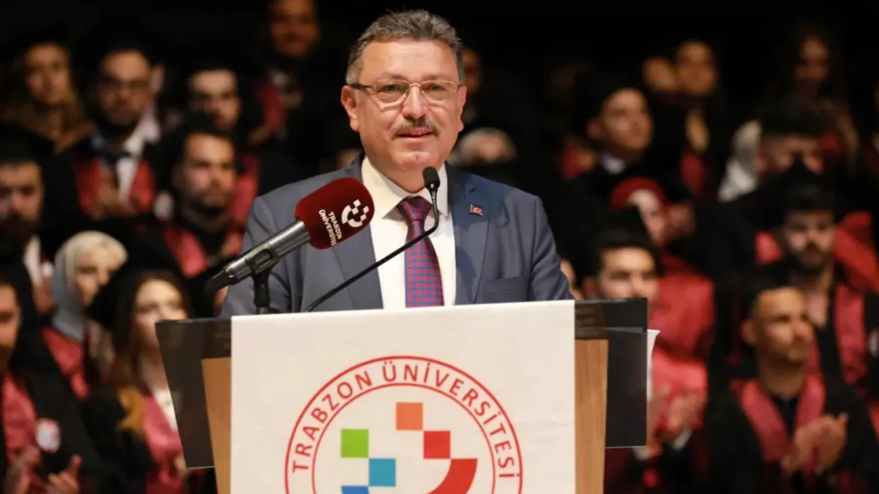 Başkan Genç’ten Genç Hukukçulara Mesaj: “Her Zaman Hakkı ve Hukuku Üstün Tutun”